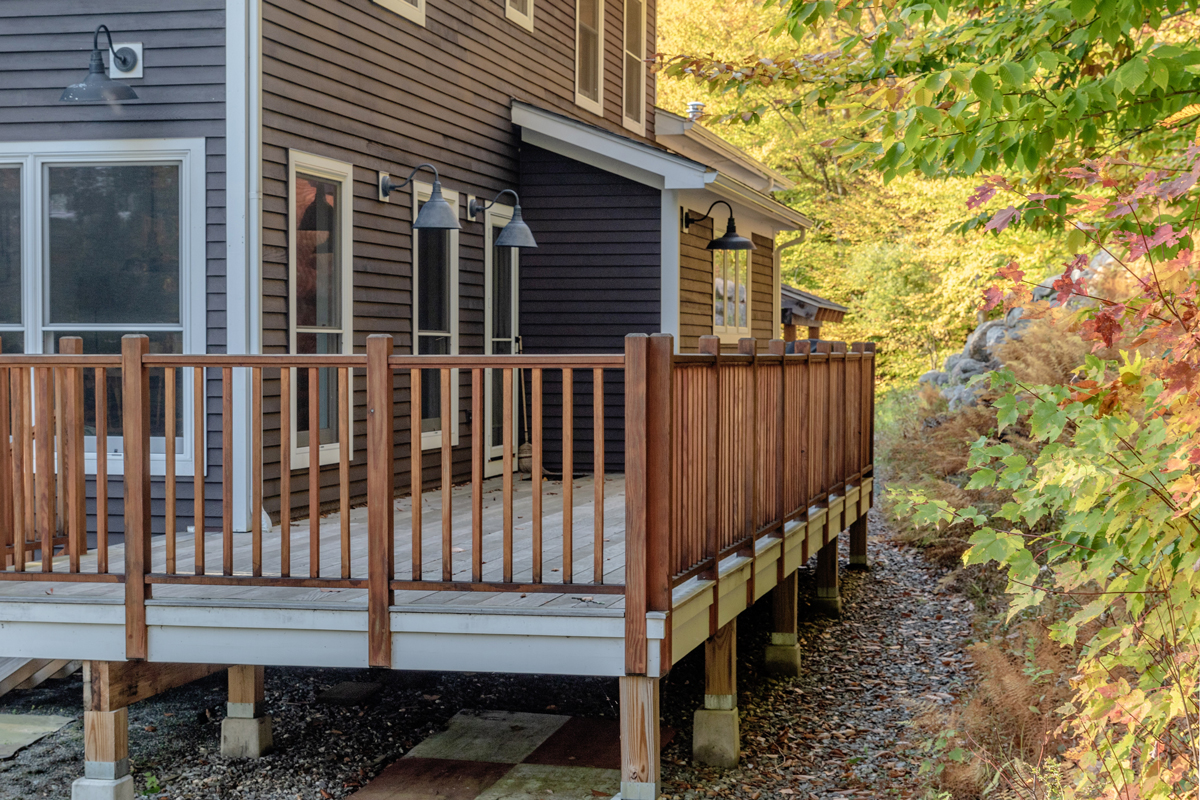 difference between composite decking and real wood